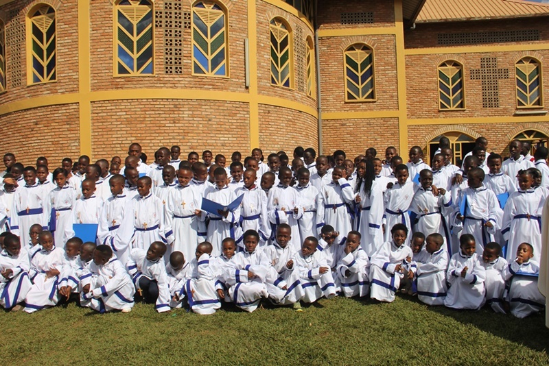 Read more about the article 105 children and young people from the parish of rango join the international federation of “pueri cantores”